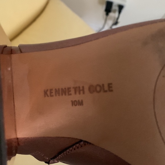 EUC (nearly new) Kenneth Cole ankle boots - Picture 10 of 11
